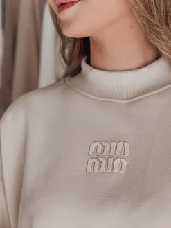 Bluzy Damskie>Dstreet Bluza damska oversize z naszywką LOVASON beżowa BY1420