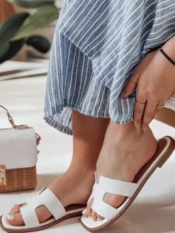 Klapki>Dstreet Klapki damskie z wcięciem CLASSROT białe ZY0885