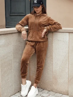 Komplety Dresowe Damskie>Dstreet Komplet damski welurowy RELAX FIT brązowy AY1065