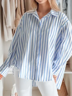 Koszule Damskie>Dstreet Koszula damska oversize z dłuższym tyłem SAMONE w niebiesko-białe paski DY0461