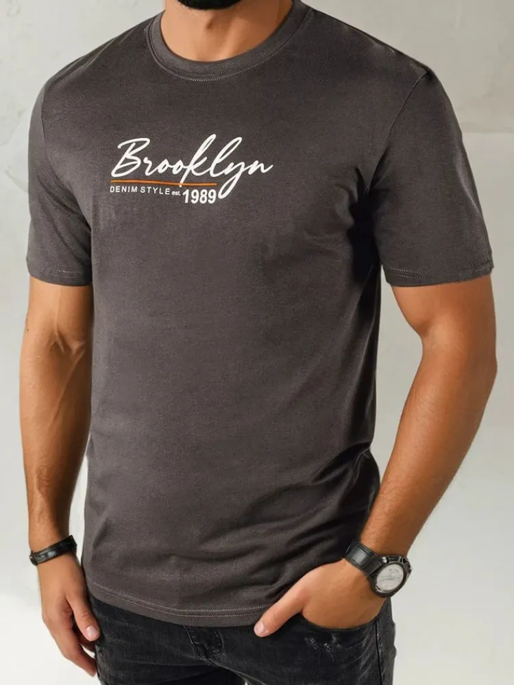 Koszulki Męskie>Dstreet Koszulka męska z nadrukiem ciemnoszara RX5404