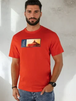 Koszulki Męskie>Dstreet Koszulka męska z nadrukiem pomarańczowa RX5486