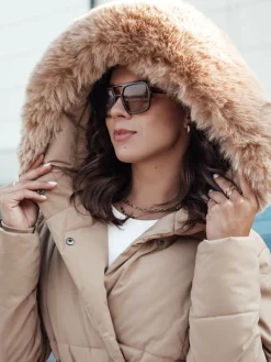 Kurtki Damskie>Dstreet Kurtka damska pikowana długa z futerkiem GLAMWARM beżowa TY4559