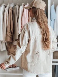 Kurtki Damskie>Dstreet Kurtka damska przejściowa one size w gwiazki STRASHINE cappuccino TY4846