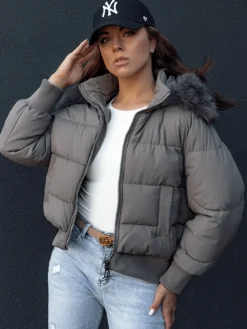 Kurtki Damskie>Dstreet Kurtka zimowa damska pikowana z futerkiem COLDPACK ciemnoszara TY4428