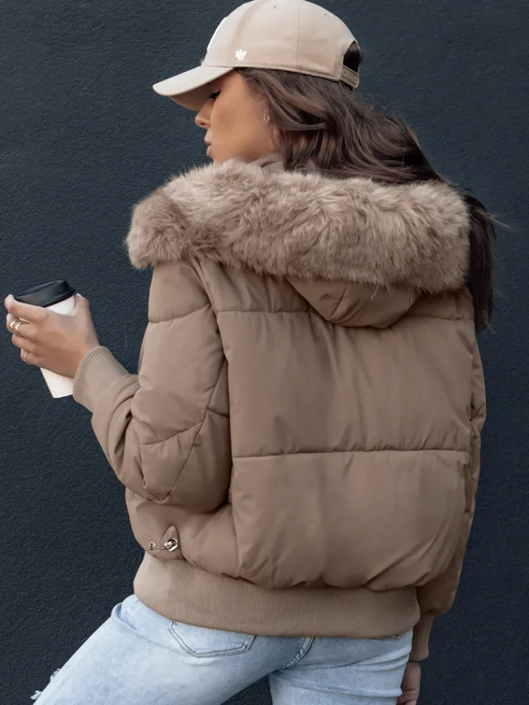 Kurtki Damskie>Dstreet Kurtka zimowa damska pikowana z futerkiem COLDPACK kamelowa TY4427