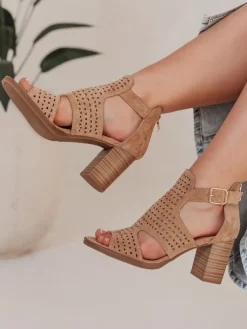 Sandały>Dstreet Sandały damskie na słupku AMIRIA beżowe ZY0804