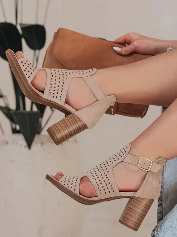 Sandały>Dstreet Sandały damskie na słupku AMIRIA białe ZY0805