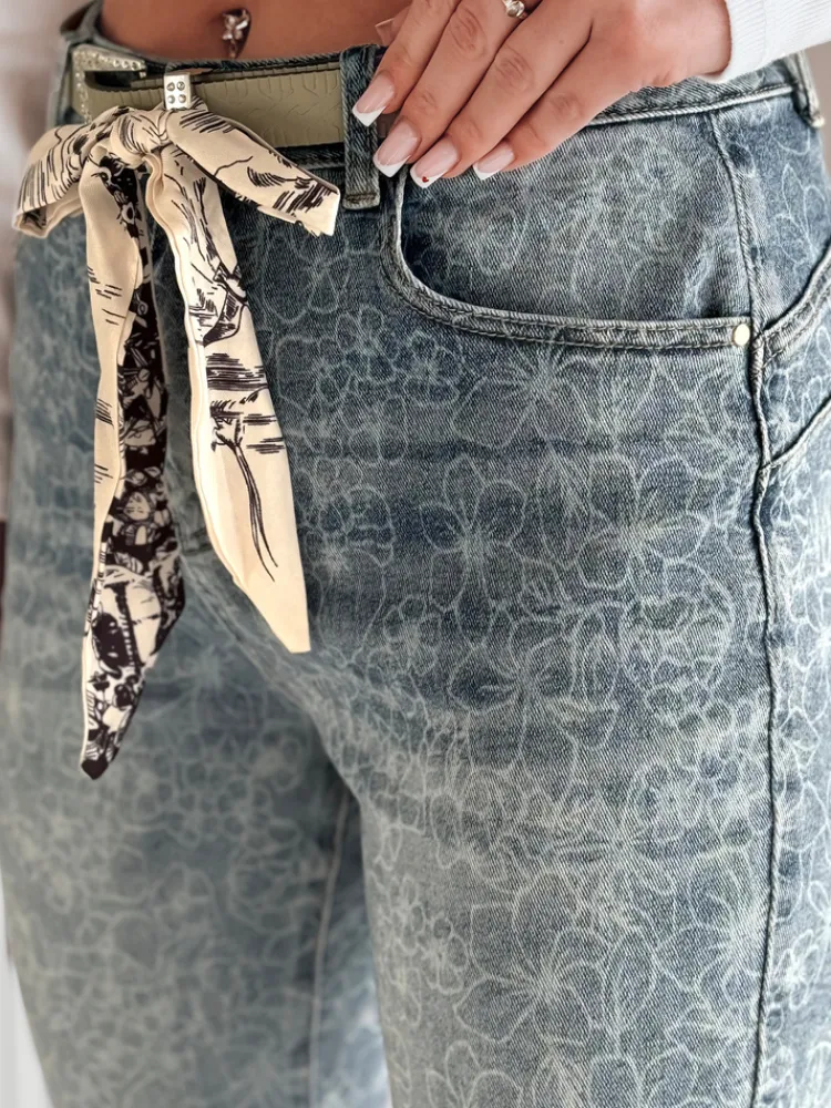 Jeansy Damskie>Dstreet Spodnie damskie jeansowe slim fit z paskiem FLORAJIN niebieskie UY2463