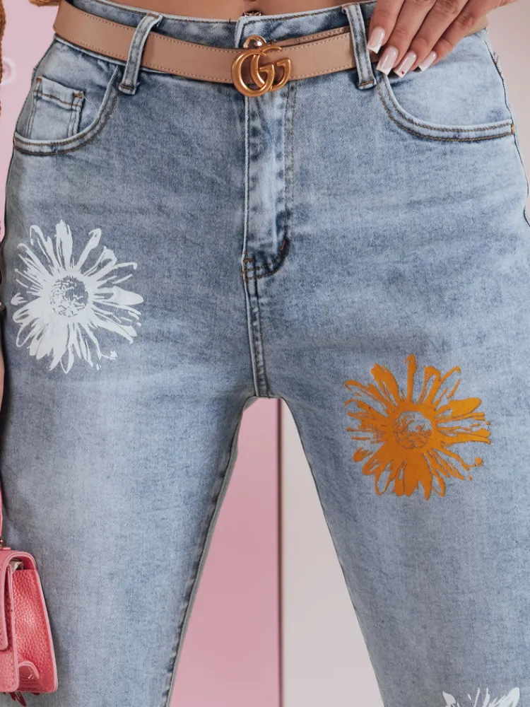 Jeansy Damskie>Dstreet Spodnie damskie jeansowe slim fit w kwiatki FLORENSSO niebieskie UY2467