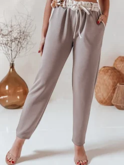 Spodnie Damskie>Dstreet Spodnie damskie masełko casualowe z kwiatami LEGISSA dresowe cappuccino UY2407