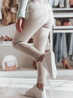 Spodnie Damskie>Dstreet Spodnie damskie materiałowe chinosy z paskiem ROSSALI jasnobeżowe UY2537