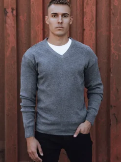 Swetry Męskie>Dstreet Sweter męski w serek ciemnoszary WX2200