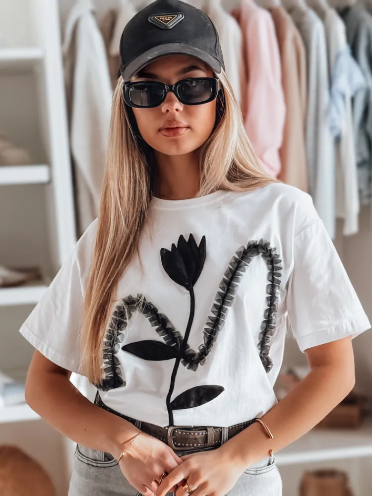 T-Shirty Damskie>Dstreet T-shirt damskie oversize z efektem 3D PETINIA biała RY2713